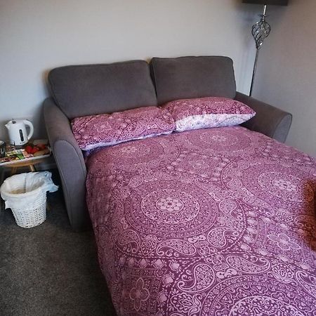 Little Cosy Cwtsh Hotell Pontyclun Eksteriør bilde